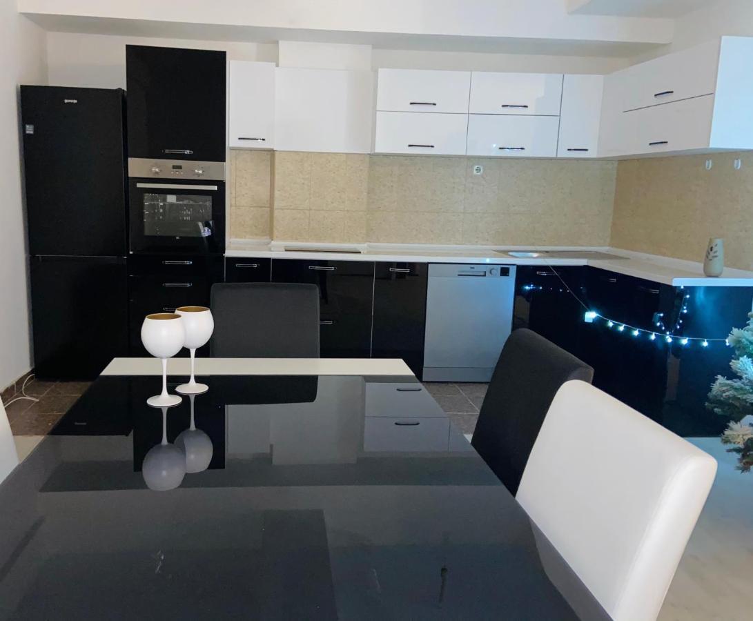 Gold Luxury Apartment Kumanovo Exterior photo